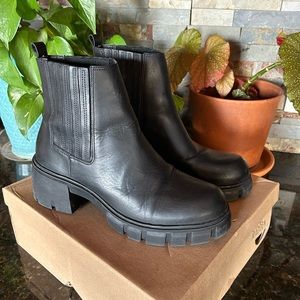 Steve Madden Rankel Booties